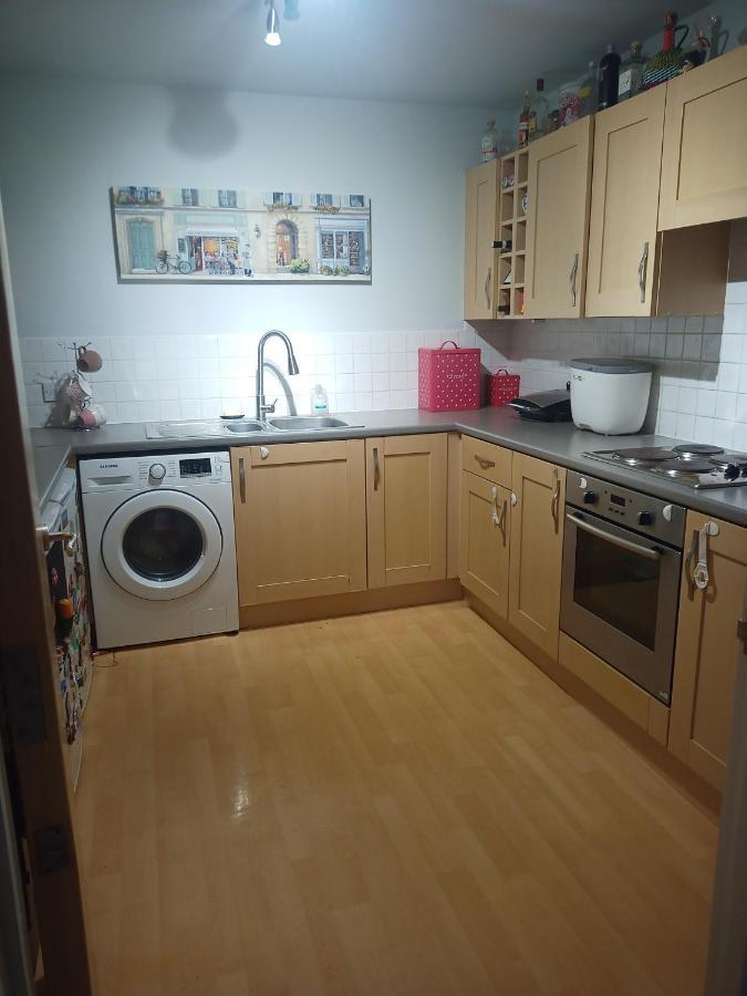 Double Room In A Top Floor Shared Apartment Northampton Exterior photo